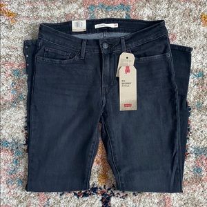 Levi’s 711 skinny ankle jeans